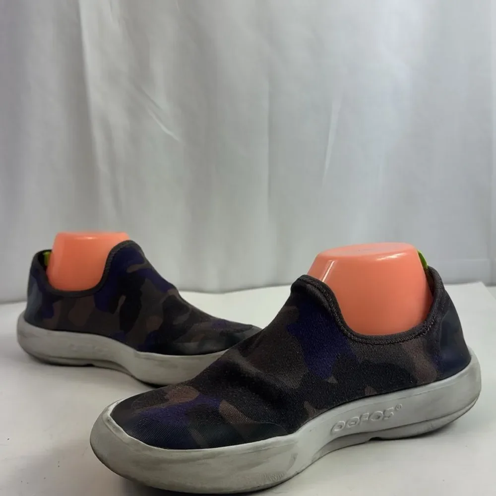 OOFOS OOmg eeZee Midnight Camo Slip On Sneakers